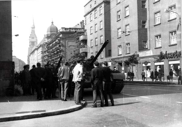 Ostrava_Českobratrská_21-21.8_.1968_-_Bratříčci_v_Ostravě_.jpg